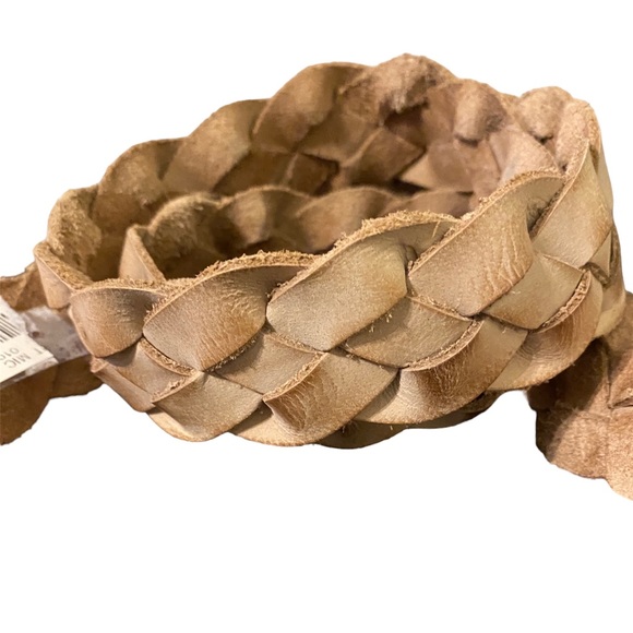 Sold!!!NWT Womens Fashion Focus Accessories Braided Blonde Tan Leather Belt - Picture 3 of 4